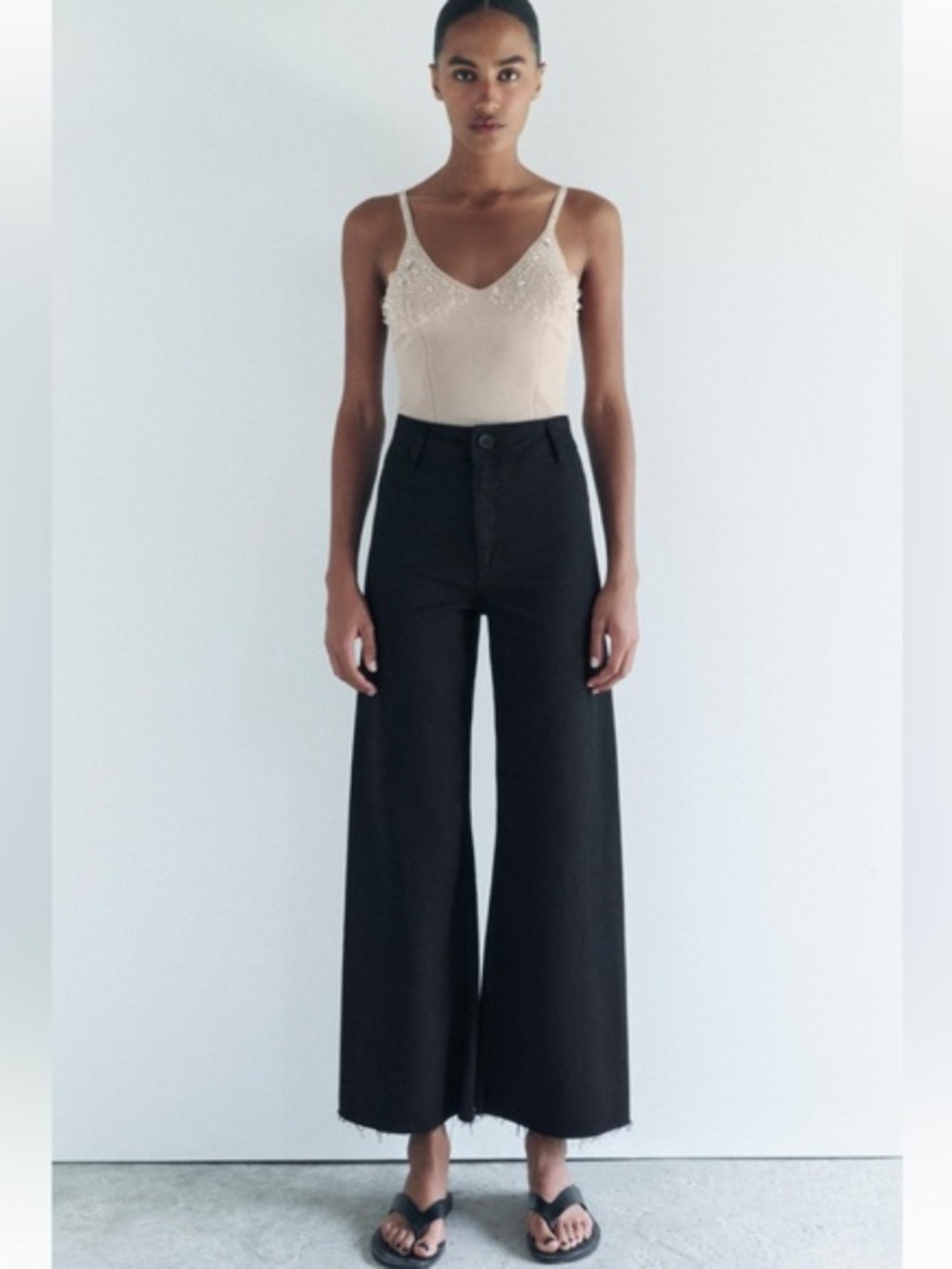 ZW ZARA WOMAN HIGH WAIST WIDE LEG BLACK JEANS